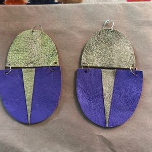 Gorgeous "KHEPRI" leather earrings - Deep Teal
Artist/Maker: Found Objects